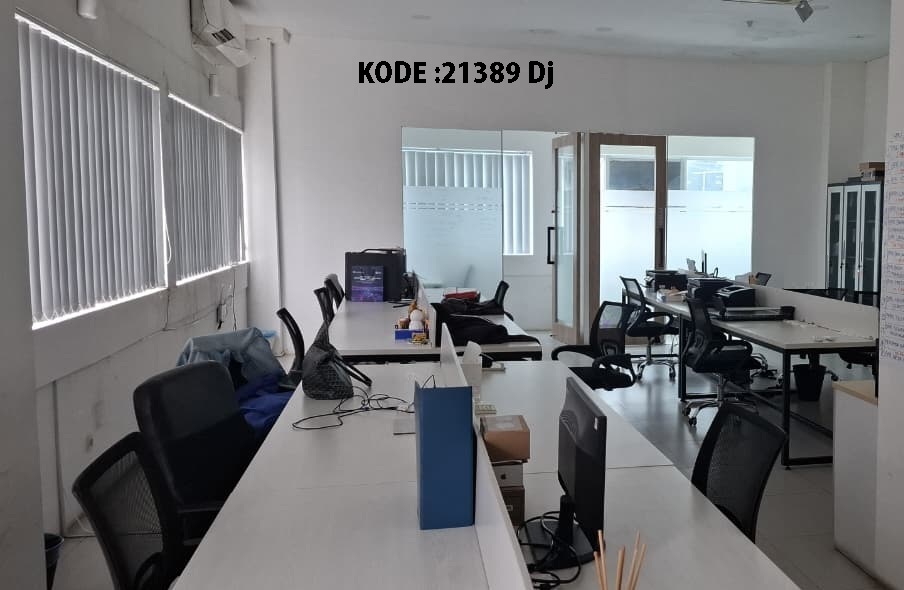 Dijual Gedung Kebayoran, Strategis, Luas 378 Meter, Kode :21389 Dj