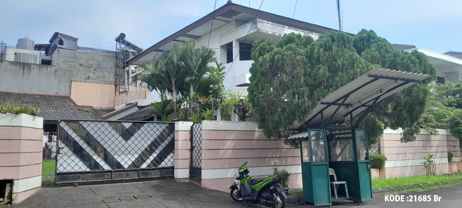 Dijual Rumah Kembangan, Luas 589 Meter, Kode :21685 Br