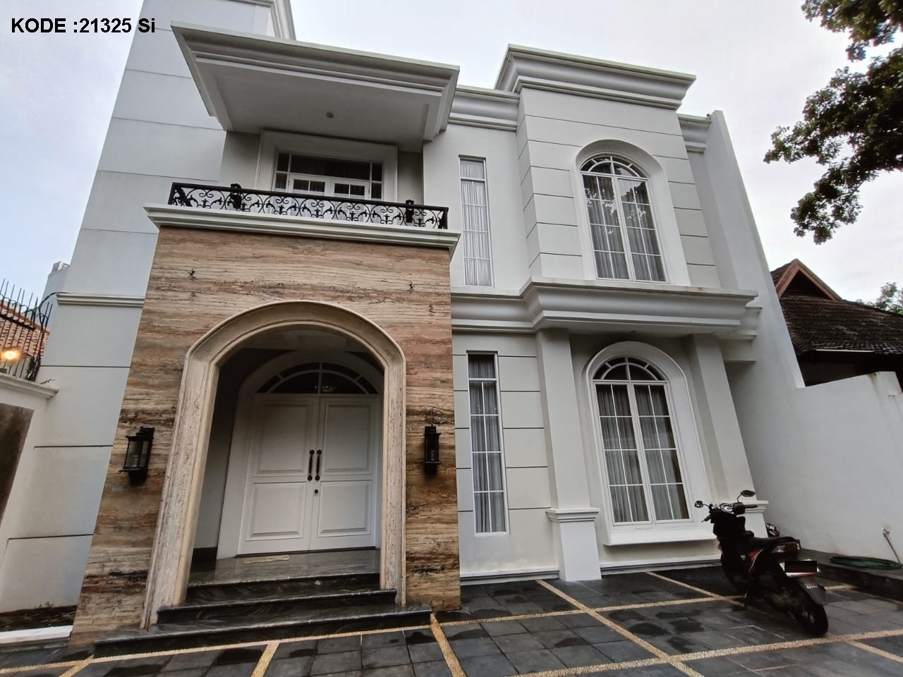 Dijual Rumah Menteng, Bagus Dan Mewah, Luas 318 Meter, Kode :21325 Si
