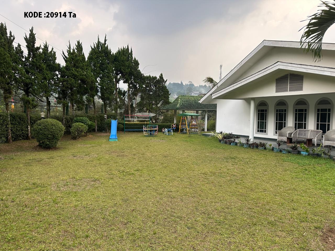 Dijual Villa Cisarua, Luas 2.345 Meter, Kode :20914 Ta