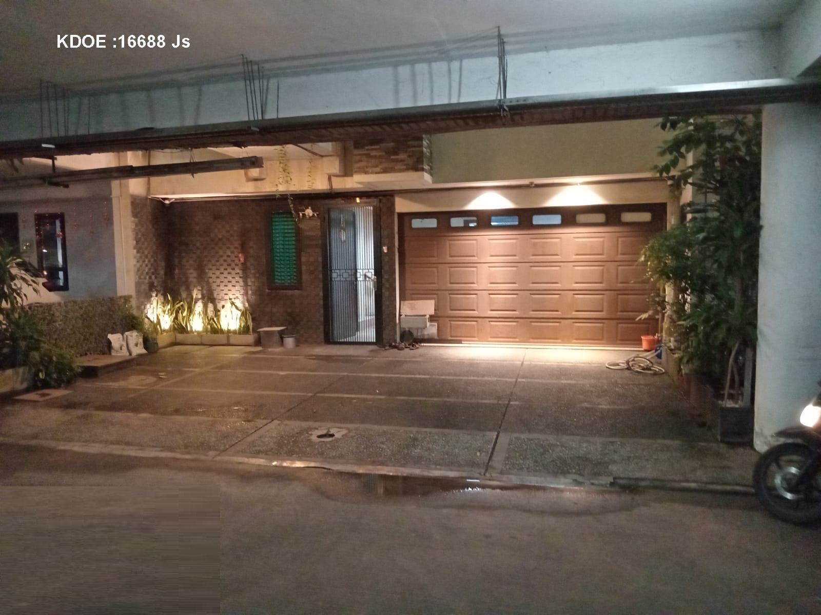 Dijual Rumah Kemayoran, Semi Furnish, Luas 9x17 Meter, Kode :16688 Js
