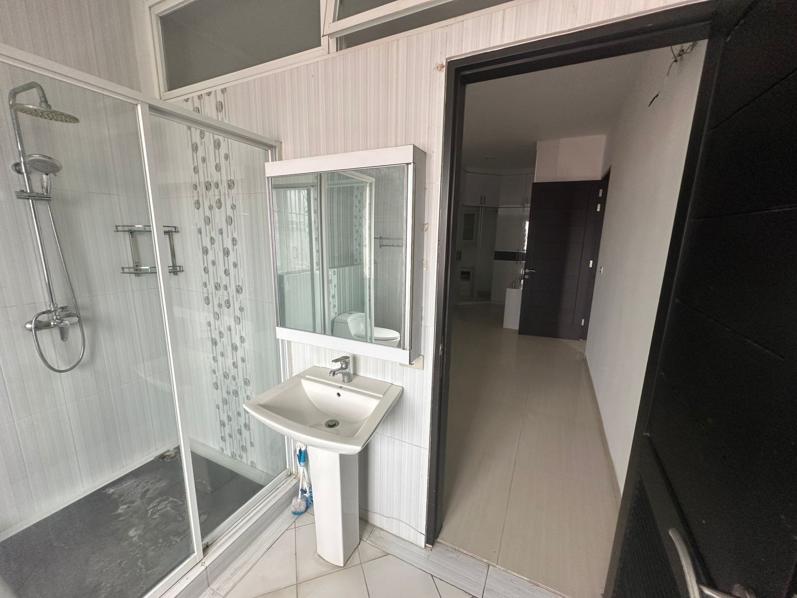 Disewa Rumah Sunter, Luas 210 Meter, Kode :21608 Ad Gallery