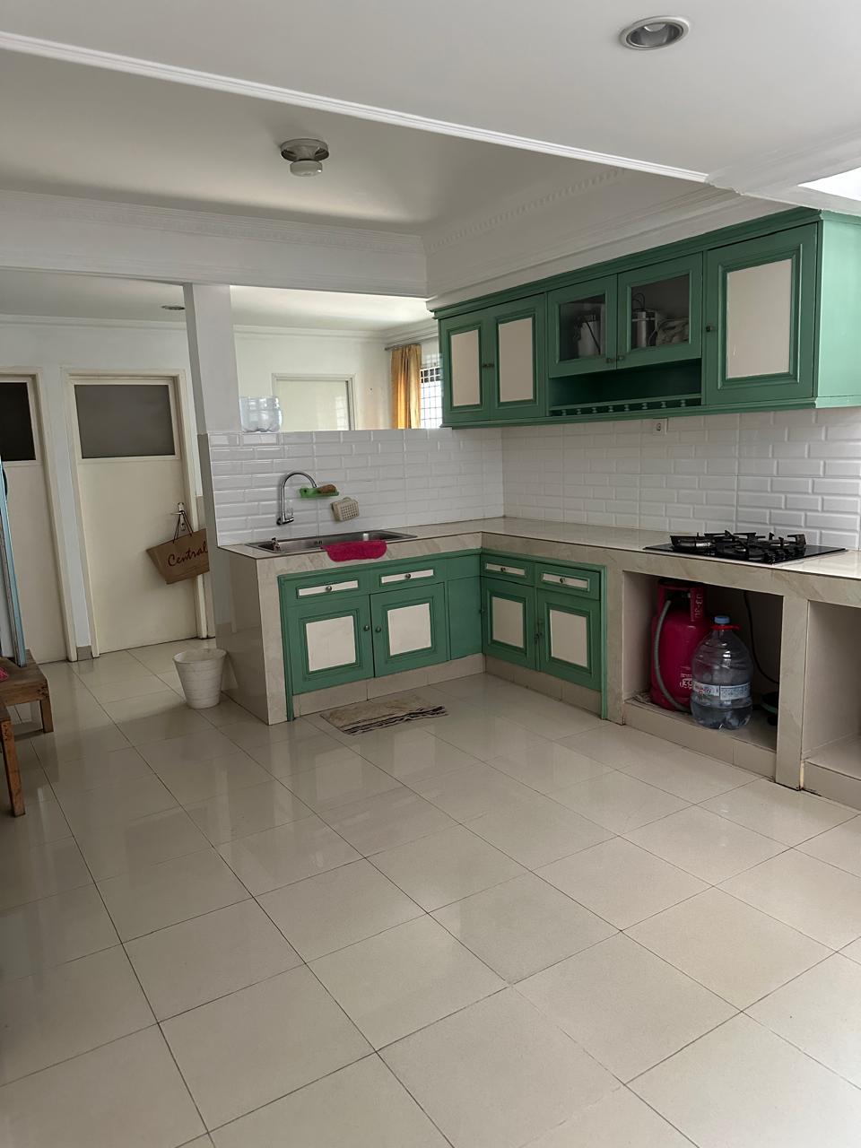 Disewa Rumah Sunter, Semi Furnish, Luas 14x27 Meter, Kode :21109 Ta Gallery