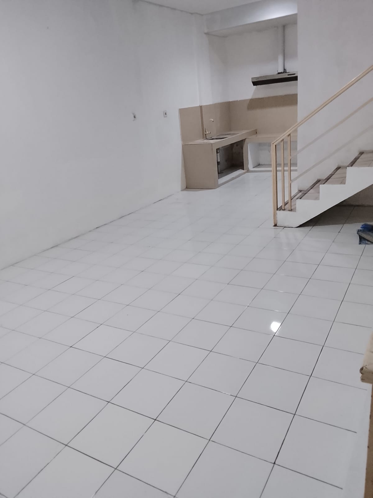  Disewa Ruko Daan Mogot, Luas 5x32 Meter, Kode :21464 Ha Gallery