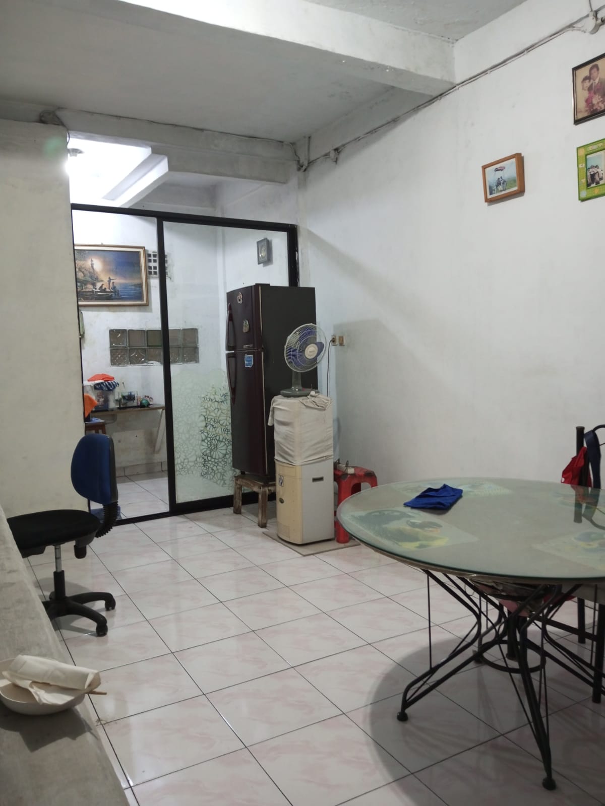 Dijual/Disewa Rumah Penjaringan, Semi Furnish, Luas 4x21 Meter, Kode :21345 Si Gallery