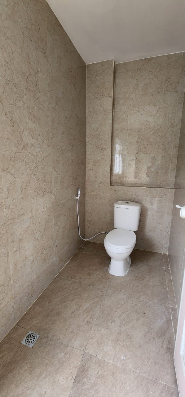    Dijual/Disewa Ruko Kebon Jeruk, Luas 4,3x25 Meter, Kode :21195 Ha Gallery