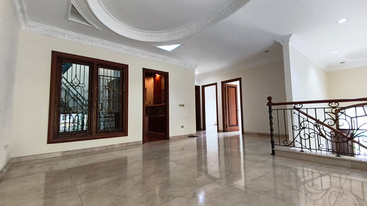   Dijual/Disewa Rumah Kelapa Gading, Hook, Luas 329 Meter, Kode :21372 Dj Gallery