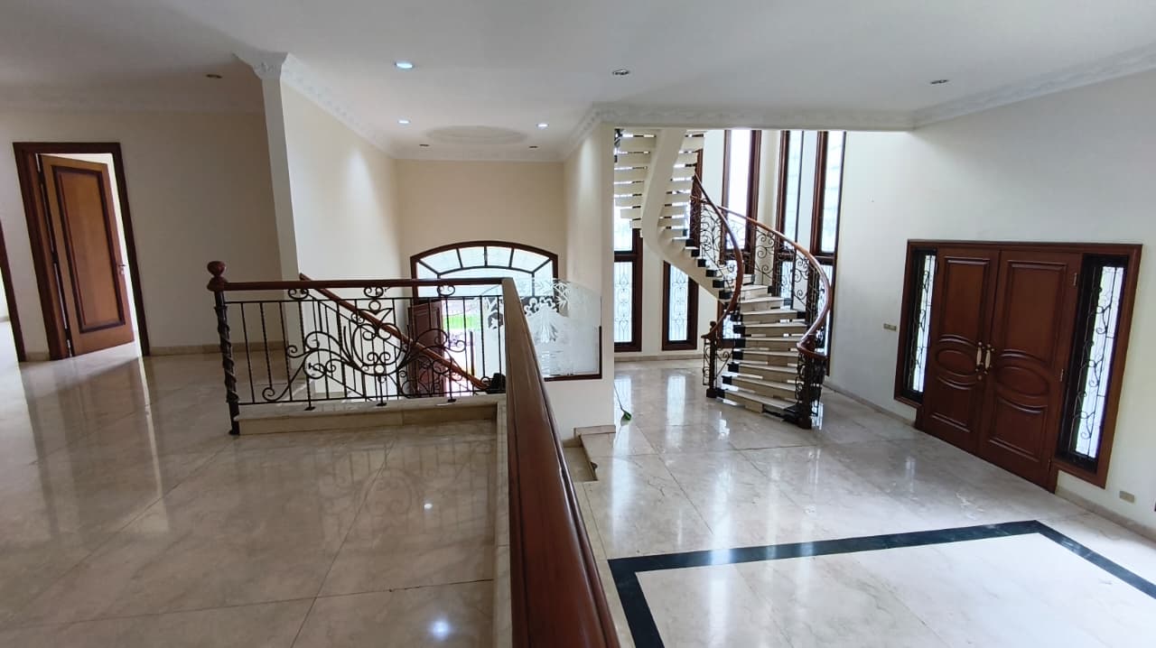   Dijual/Disewa Rumah Kelapa Gading, Hook, Luas 329 Meter, Kode :21372 Dj Gallery