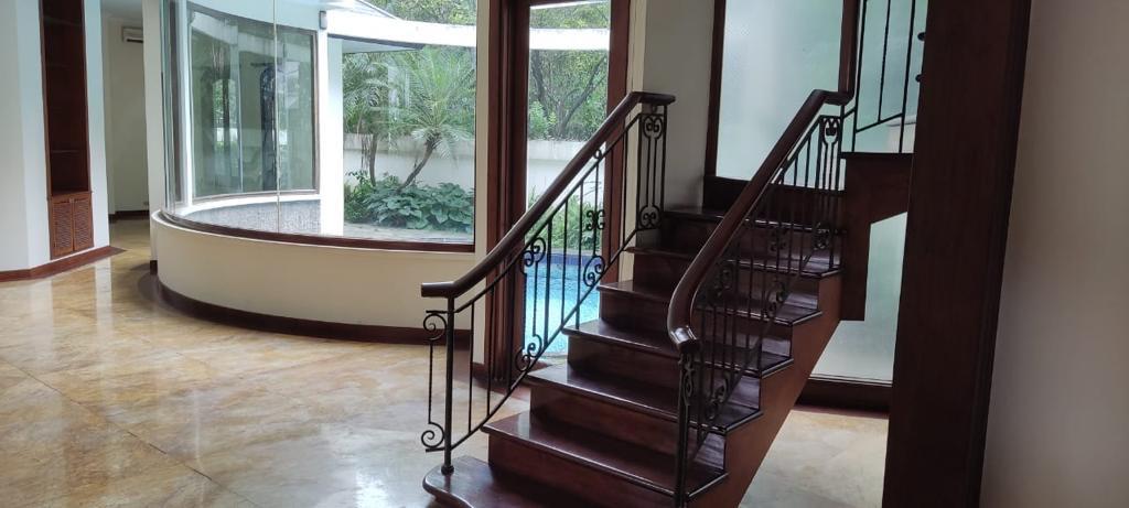 Dijual/Disewa Rumah Kuningan, Hook, Luas 650 Meter, Kode :19669 Wb/Br Gallery