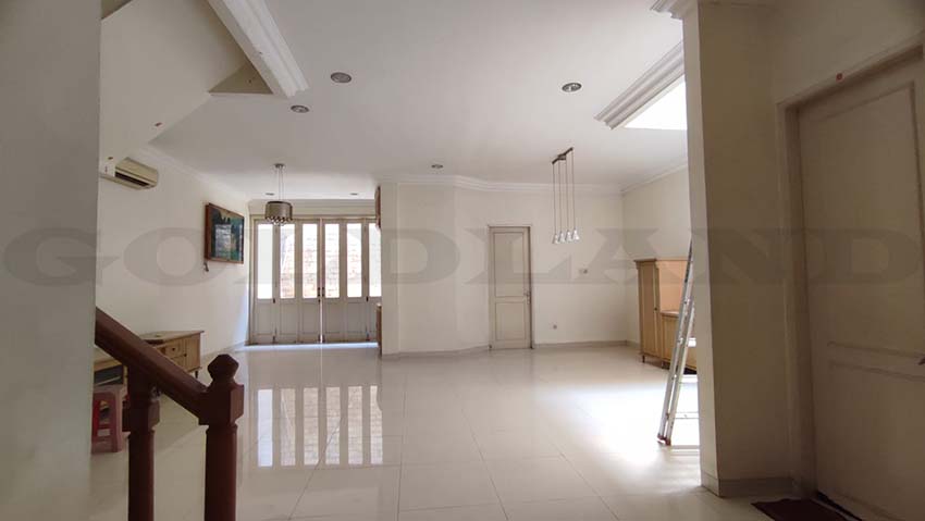 Dijual Rumah Sunter, Semi Furnish, Luas 8x21,5 Meter, Kode :18962 Si/Sm Gallery