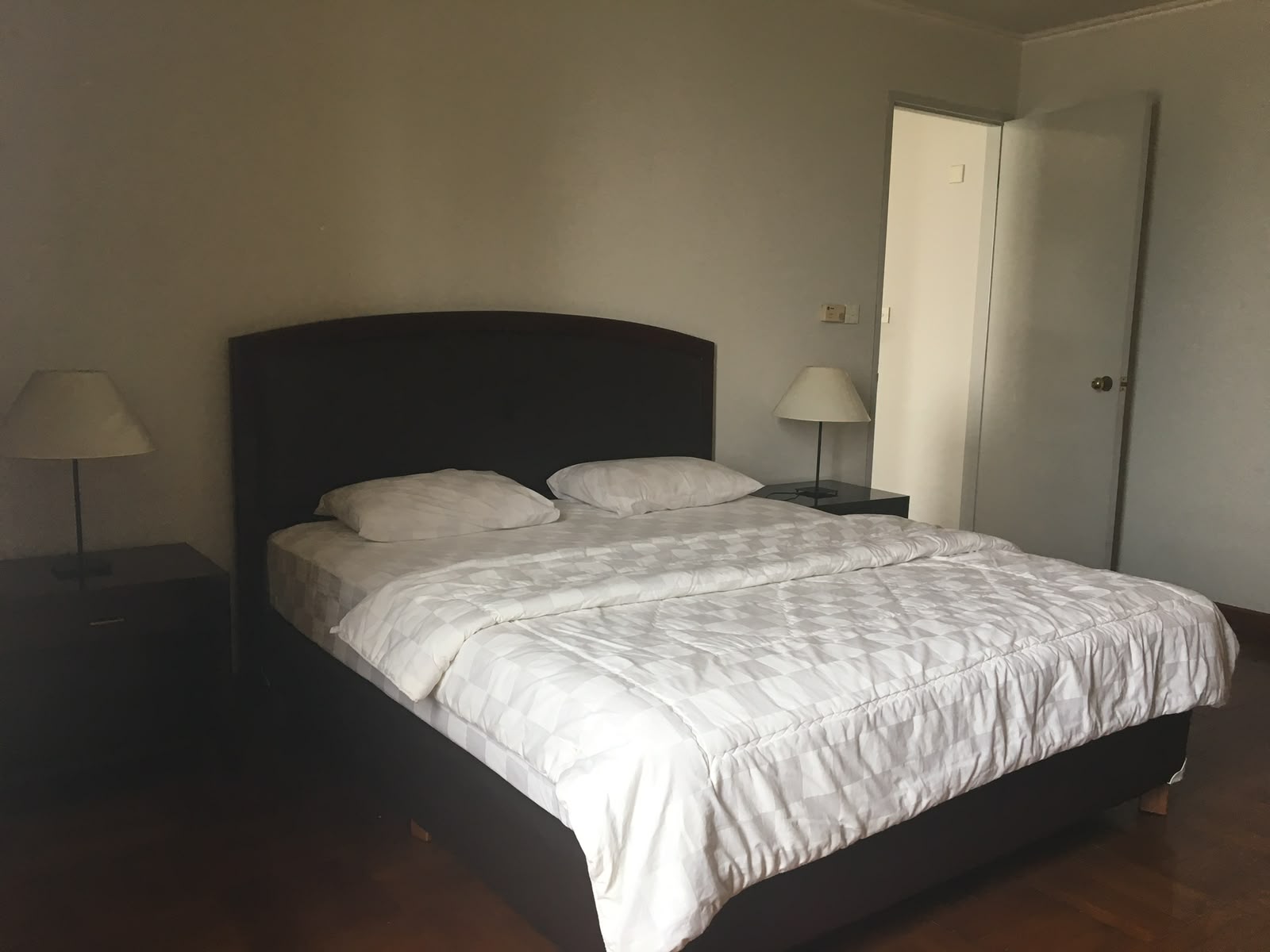 Disewa Apartemen Ascot Condominium, Furnish, Luas 100 Meter, Kode :20959 Ha Gallery