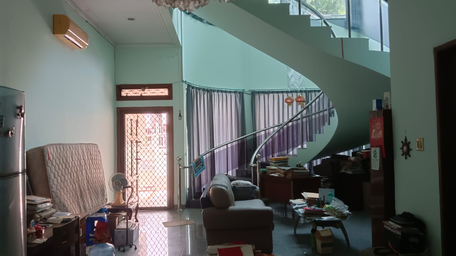 Dijual/Disewa Rumah Daan Mogot, Hook, Luas 18,6x19 Meter, Kode :21337 Si/Dj Gallery