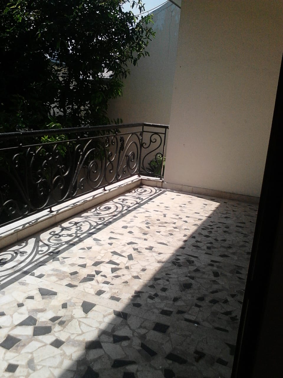 Dijual/Disewa Rumah Kemang, Luas 840 Meter, Kode :19698 Br/Wb Gallery