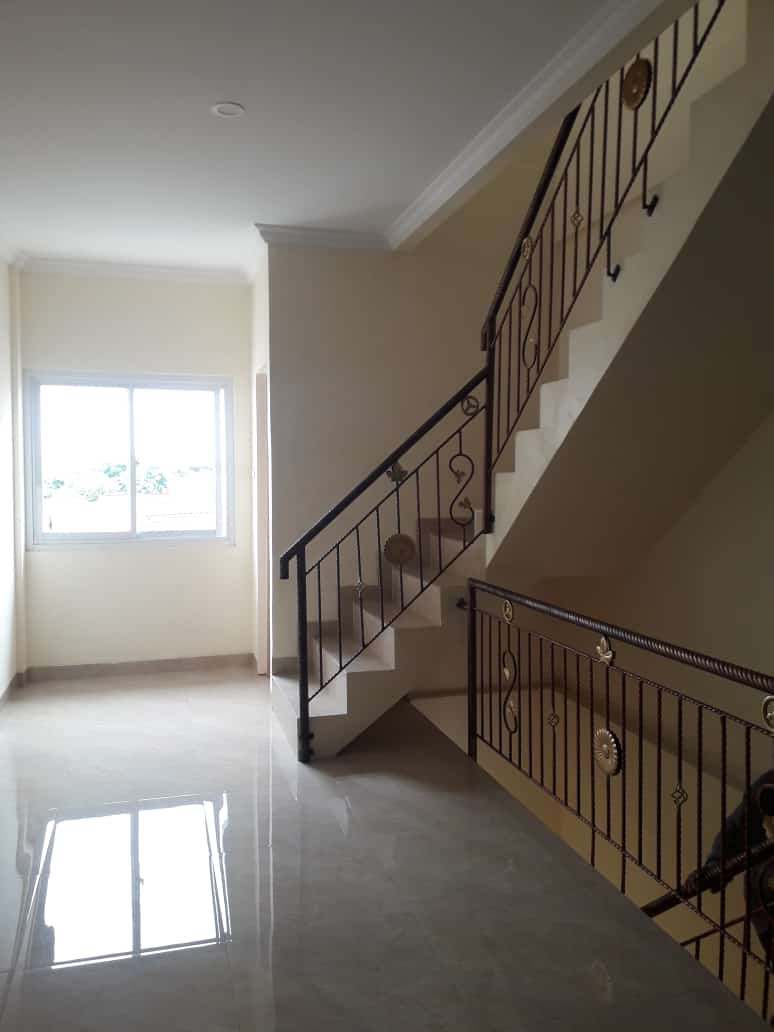 Dijual/Disewa Ruko Pesanggrahan, Strategis, Luas 137 Meter, Kode :21678 Wb/Br Gallery