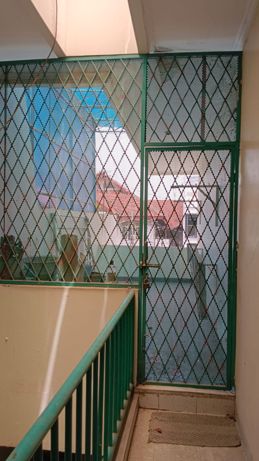 Dijual/Disewa Rumah Daan Mogot, Hook, Luas 18,6x19 Meter, Kode :21337 Si/Dj Gallery