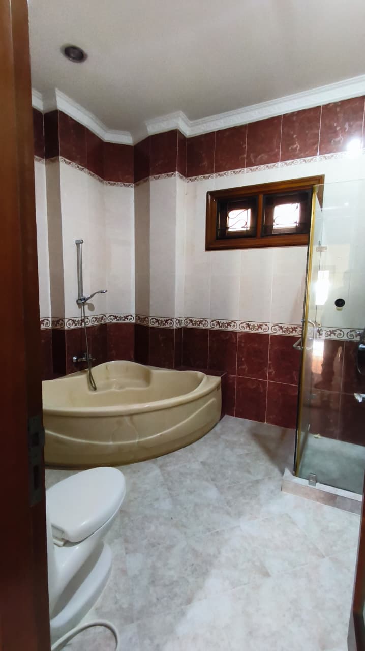   Dijual/Disewa Rumah Kelapa Gading, Hook, Luas 329 Meter, Kode :21372 Dj Gallery