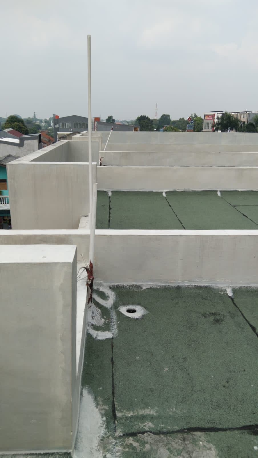 Dijual/Disewa Ruko Pesanggrahan, Strategis, Luas 137 Meter, Kode :21678 Wb/Br Gallery