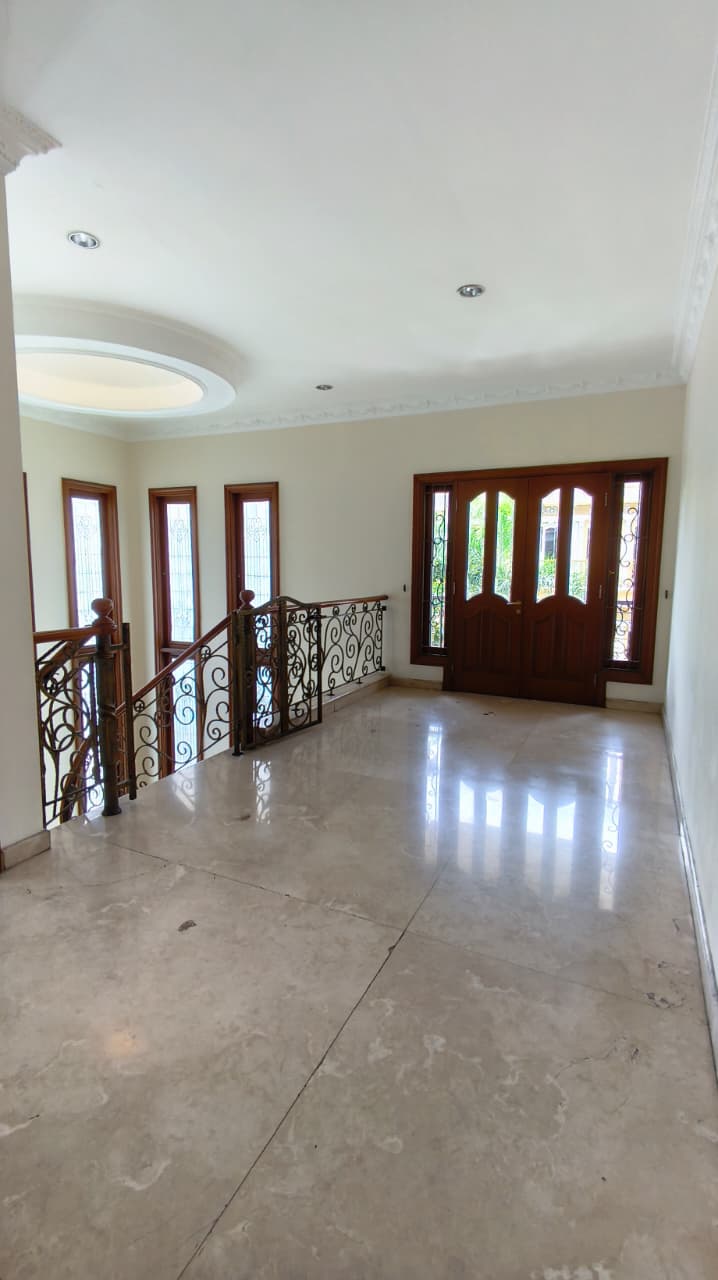   Dijual/Disewa Rumah Kelapa Gading, Hook, Luas 329 Meter, Kode :21372 Dj Gallery