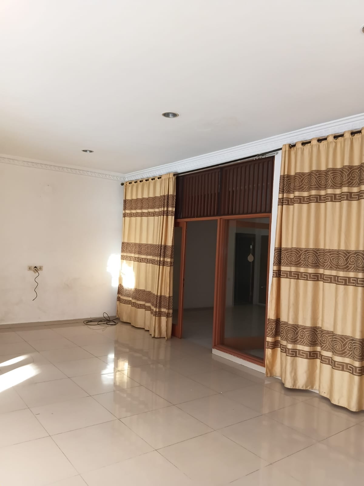 Disewa Rumah Sunter, Luas 415 Meter, Kode :16226 Br Gallery