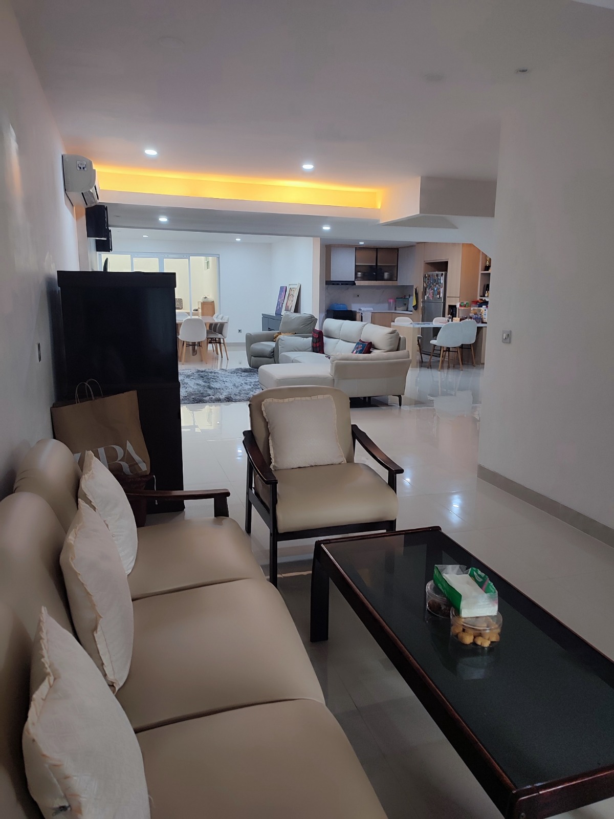 Dijual Rumah Sunter, Semi Furnish, Luas 7,5x24 Meter, Kode :20859 Si Gallery